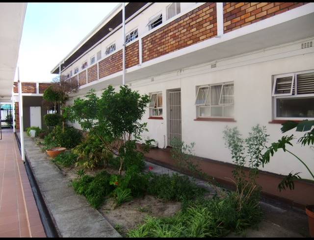 2 bed property to rent in CLAREMONT